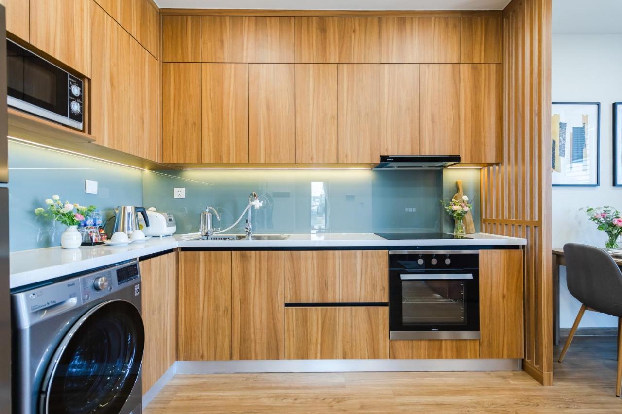 Five Star Westlake 1St-4Th Floors Hotel & Serviced Apartment Ανόι Εξωτερικό φωτογραφία A modern kitchen
